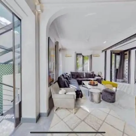 Luxueuse A Deux Pas De Paris